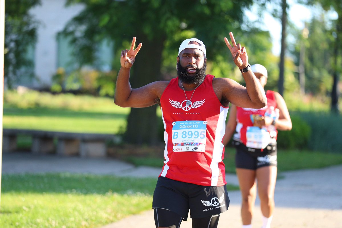 boowhop15's tweet photo. Came, saw and conquered. Goal was 1:55 and crushed a 1:54 Half Marathon. @BankofAmerica Chi 13.1
Fueled with @HoneyStinger
#HoneyStinger #HoneyStingerAmbassador #MedalMonday #OWR #PR773 https://t.co/Y4AWZq5kCh