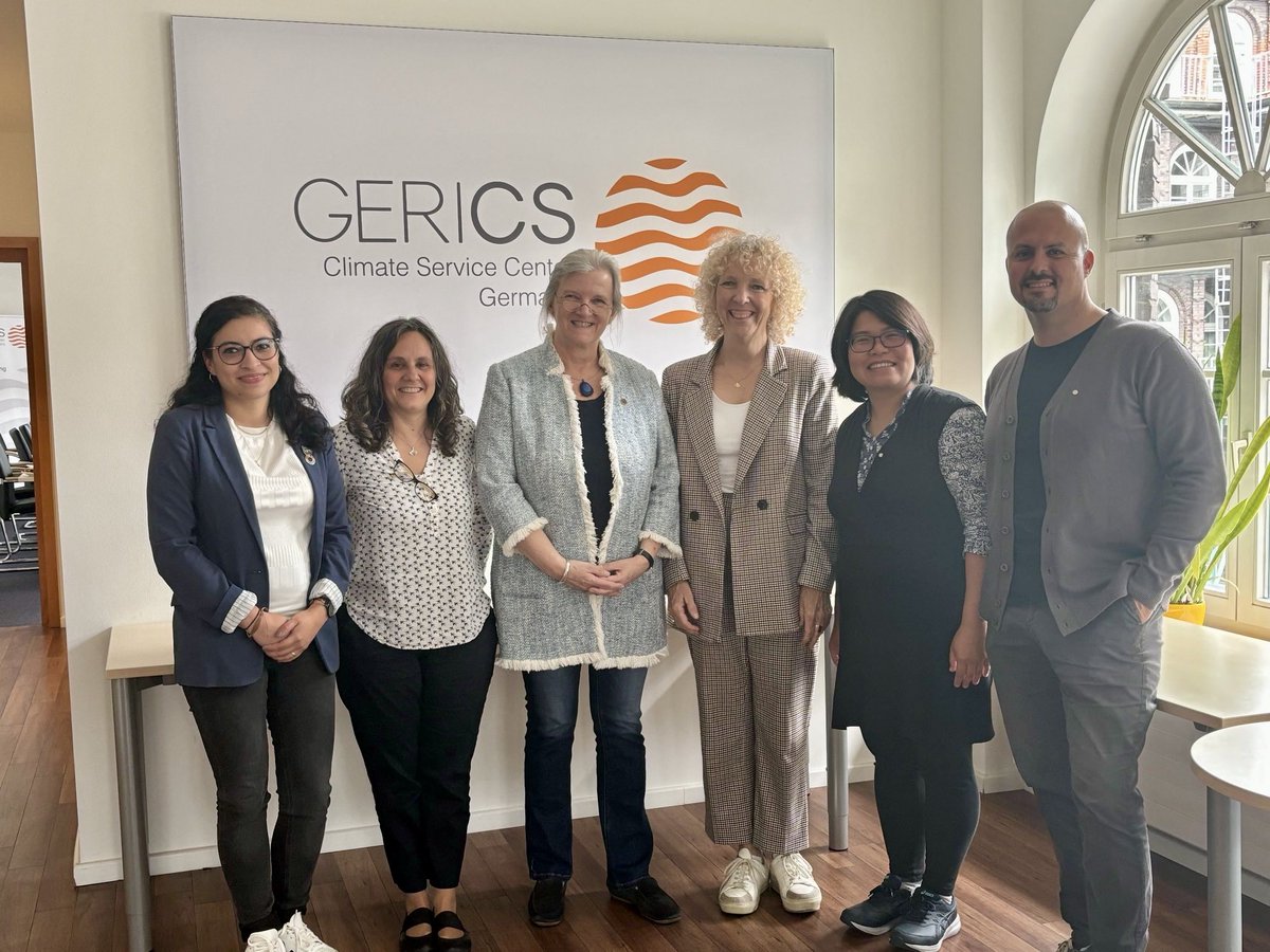 Am Freitag konnte ich in Hamburg viele interessante und wichtige Eindrücke über die grüne Transformation der Stadt, von Häfen und die klimaneutrale Schifffahrt gewinnen. Häfen werden eine entscheidende Rolle beim zukünftigen Import von grünem Wasserstoff spielen. 1/3