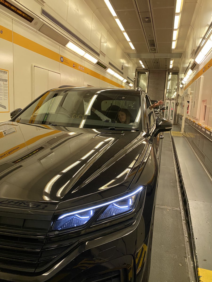 Andrew B tweet media