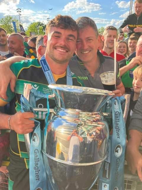 Congratulations to our own <a href="/GeorgeFurbank/">George Furbank</a> (ex-Stags mini junior and 1st XV player) on playing in the Premiership final winning team with Saints, pictured here with dad Tim (ex-Stags 1st team capt, chairman and president)

#oneclub #minis #juniors #seniors #oneclub #communityrugby