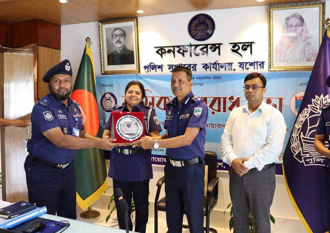 শ্রেষ্ঠ অফিসার নির্বাচিত হলেন শার্শা থানার ওসি মনিরুজ্জামান