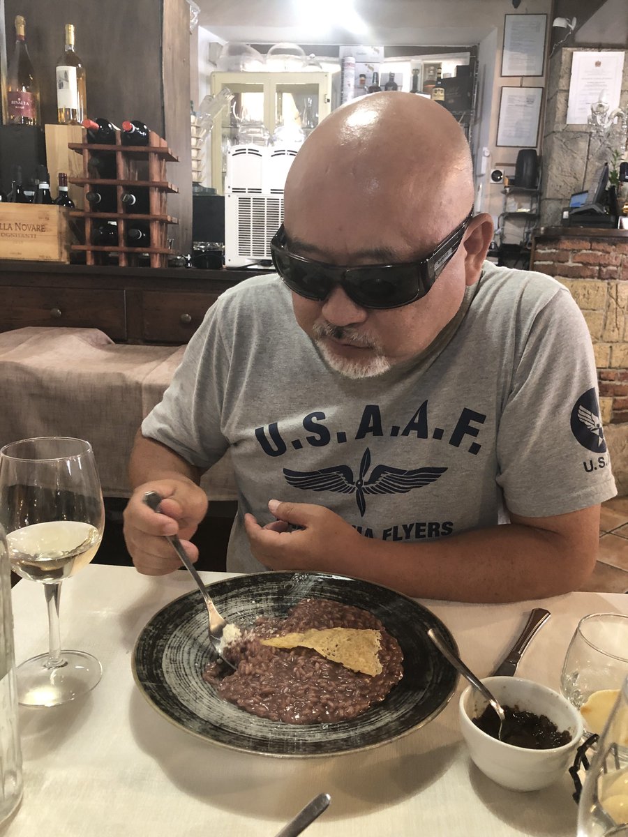 micawain841's tweet image. チーズをかけて🧀
無言リゾット

#リゾット
#フォローRTお願いします 
#イタリア　#ヴェネチア
#ベローナ
#イタリア好きな人と繋がりたい
#俺のワイン
#美味しいワイン売ります