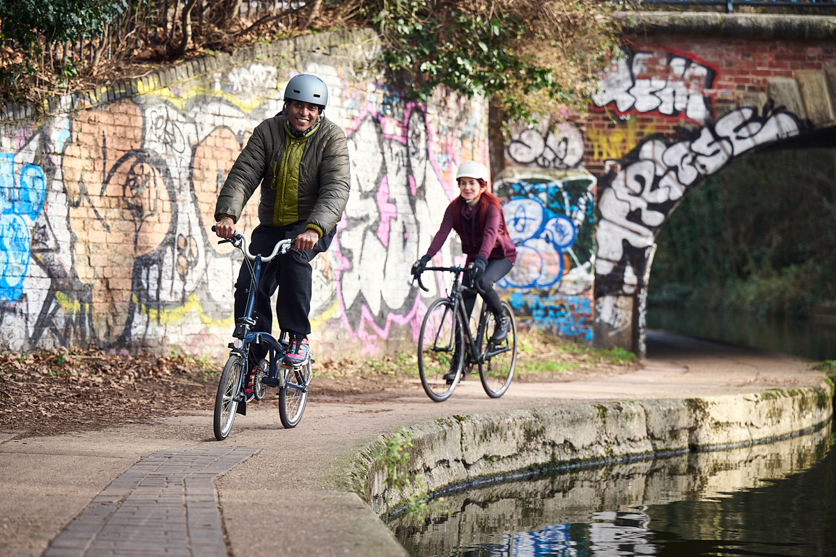ActiveHumber's tweet image. It's Bike Week, the UK’s biggest cycling event! This year's theme is #BikeHero. Celebrate cycling's benefits for health, communities, &amp;amp;the planet.

Learn more and join the fun: zurl.co/Ev6p 

#BikeWeek #ActiveEnvironments #ActiveHumber