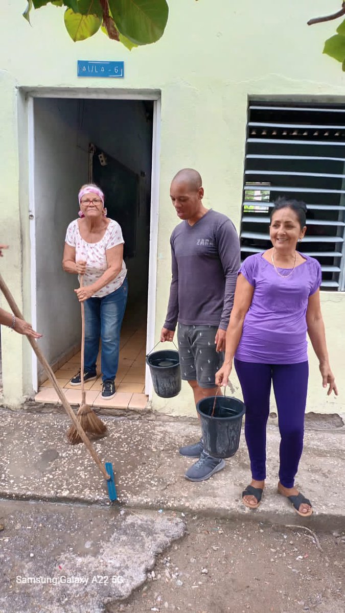nilser_pineda's tweet photo. Los educadores en #LasTunas a la vanguardia en las labores de acondicionamiento de las #Escuelas para los exámenes finales #GenteQueInspira #GentesQueSuma #LasTunasXMásVictorias @CubaMined https://t.co/9sf1SqijM1