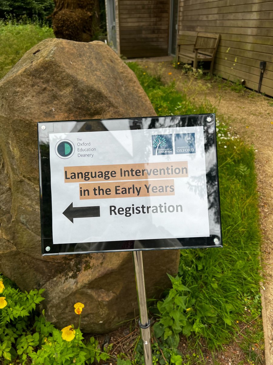OxEdAssessment's tweet photo. 🔙Last Monday the OxEd team, including Professor Charles Hulme, Dr @gillmwest, and Resarch Officers @SarahHearne8 and @MarielaRiosDiaz presented on language intervention in the Early Years at the Oxford Education Deanery, @OxfordDeptofEd. 
🧵👇 https://t.co/lp1Lc1JnnD