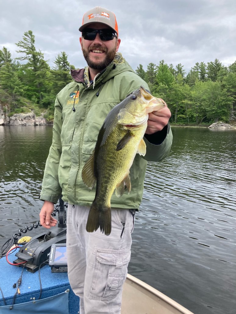 BearsDenFishing's tweet photo. "In every drop of water, there is a story of life." - Leena Arif

What story will you hook into?

Photo Credit: Kerry Diehl

#FishingFrenchRiver #CatchnRelease #QuoteoftheDay #Largemouth https://t.co/YGoMyb4dp5