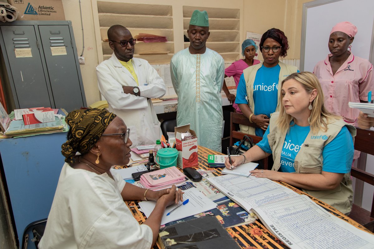 UNICEFGuinea's tweet photo. Felicity Wever, Director of Int. Programs at @unicefaustralia shares a heartwarming moment with Guinean children 👶🏽 mothers &amp; health staff
➕A productive discussions with @unicef #guinea teams to strengthen partnerships to promote the rights &amp; wellbeing #ForEveryChild in guinea🇬🇳 https://t.co/rCVwMJIbal