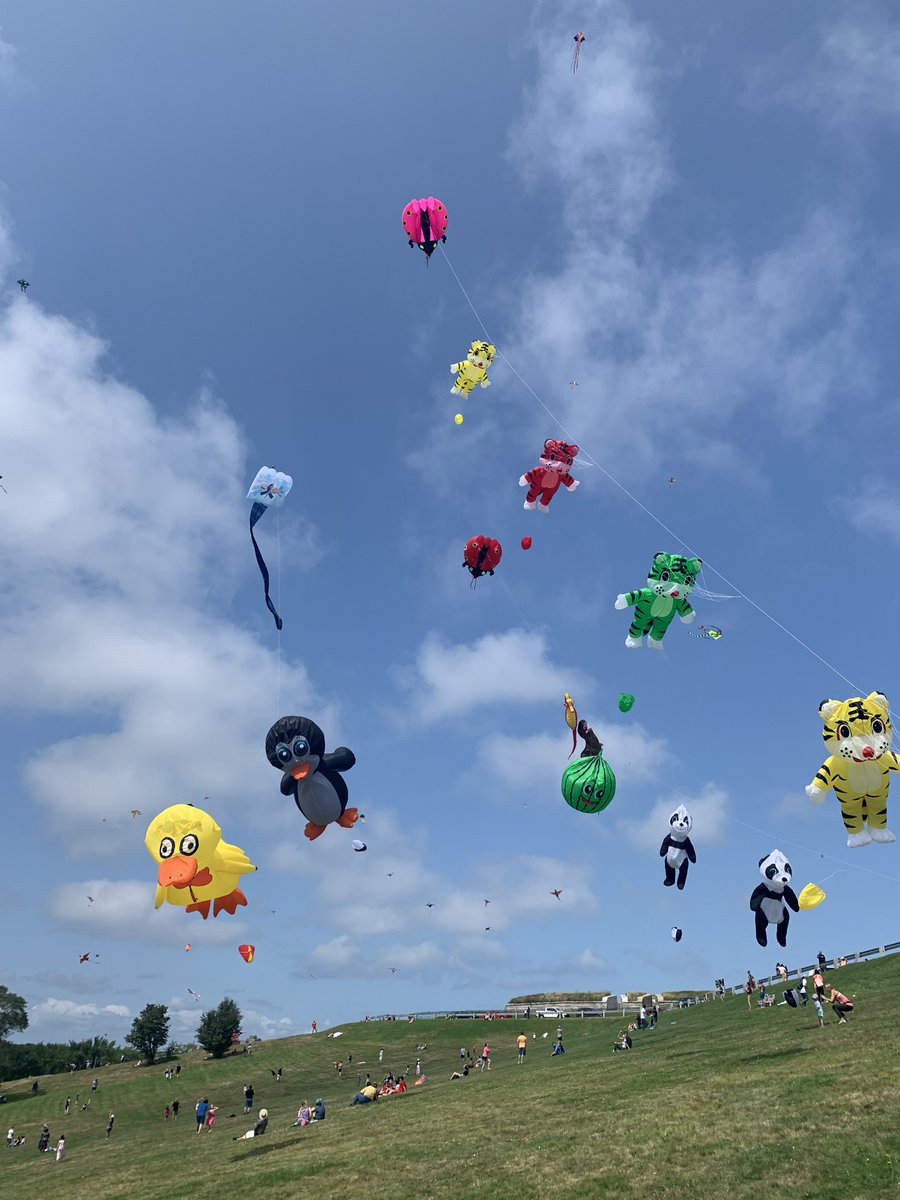 Soar high at the 6th Annual East Coast Kite Festival! See you at Citadel Hill, July 6 &amp; 7 for a FREE weekend of fun with giant kites. Mark your calendars! 📷@atlantickitefest
facebook.com/events/9346723…
atlantickitefestival.com
#atlantickitefestival #kiteflying #halifax #familytime