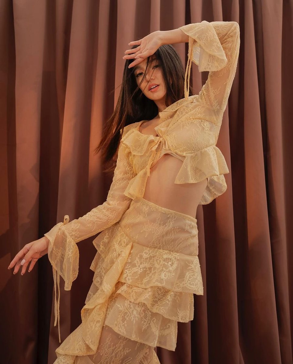 When Donny said that Belle is one of those colours he haven’t seen yet, this is what he meant ✨

BELOVED BELLE DAY

#E22ernallyBELLElieving 
#BelleMariano