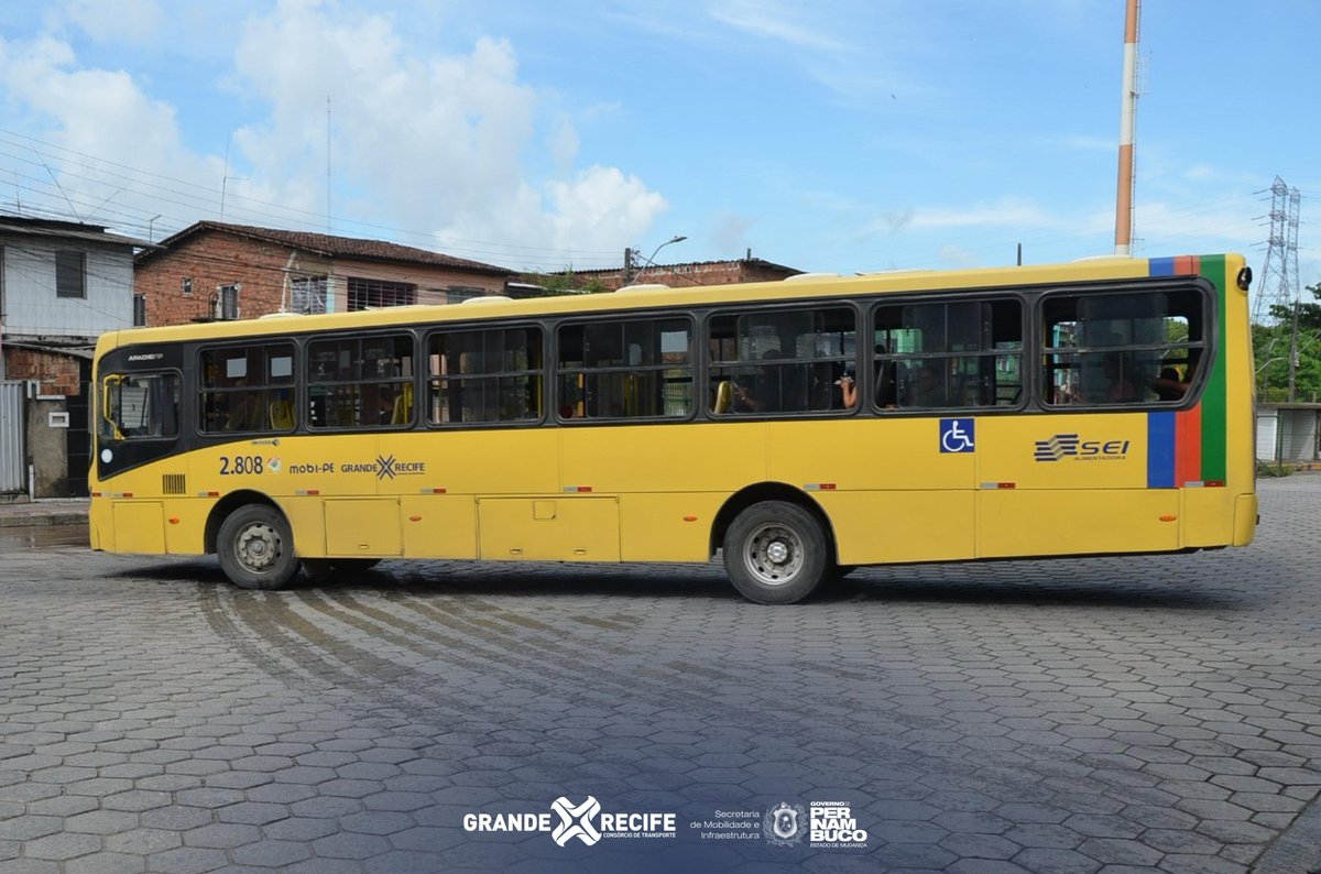 Notícia boa para os usuários de Camaragibe 🚌😍

Começou a primeira etapa de mudança das linhas que circulam no município com a ampliação do atendimento às localidades de Santa Tereza, Clara Lopes, Casinhas e PIIN. 🚏🚍

🔗 Quer mais informações? granderecife.pe.gov.br/2024/06/06/gra…
