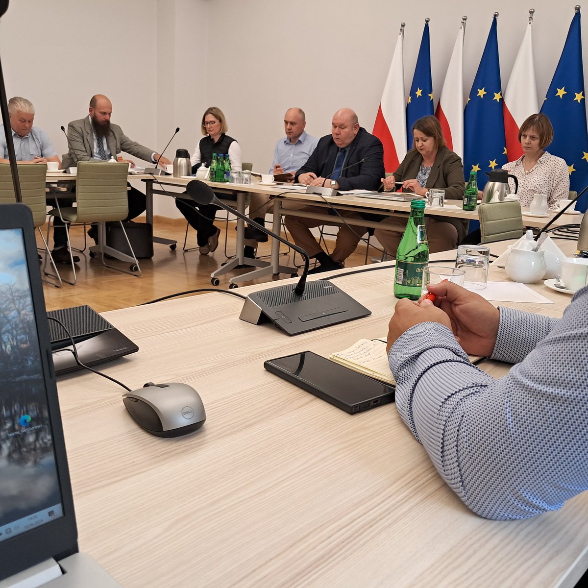 Bartosz_Czarnia's tweet photo. Rozpoczynamy pracę w grupach roboczych. Na pierwszy ogień #ASF
#KRW #POLSUS @PolPigPL @MRiRW_GOV_PL @WetGIW @NSZZSolidarno @maciej_perzyna @Polskie_Mieso https://t.co/V0QskhUUHp