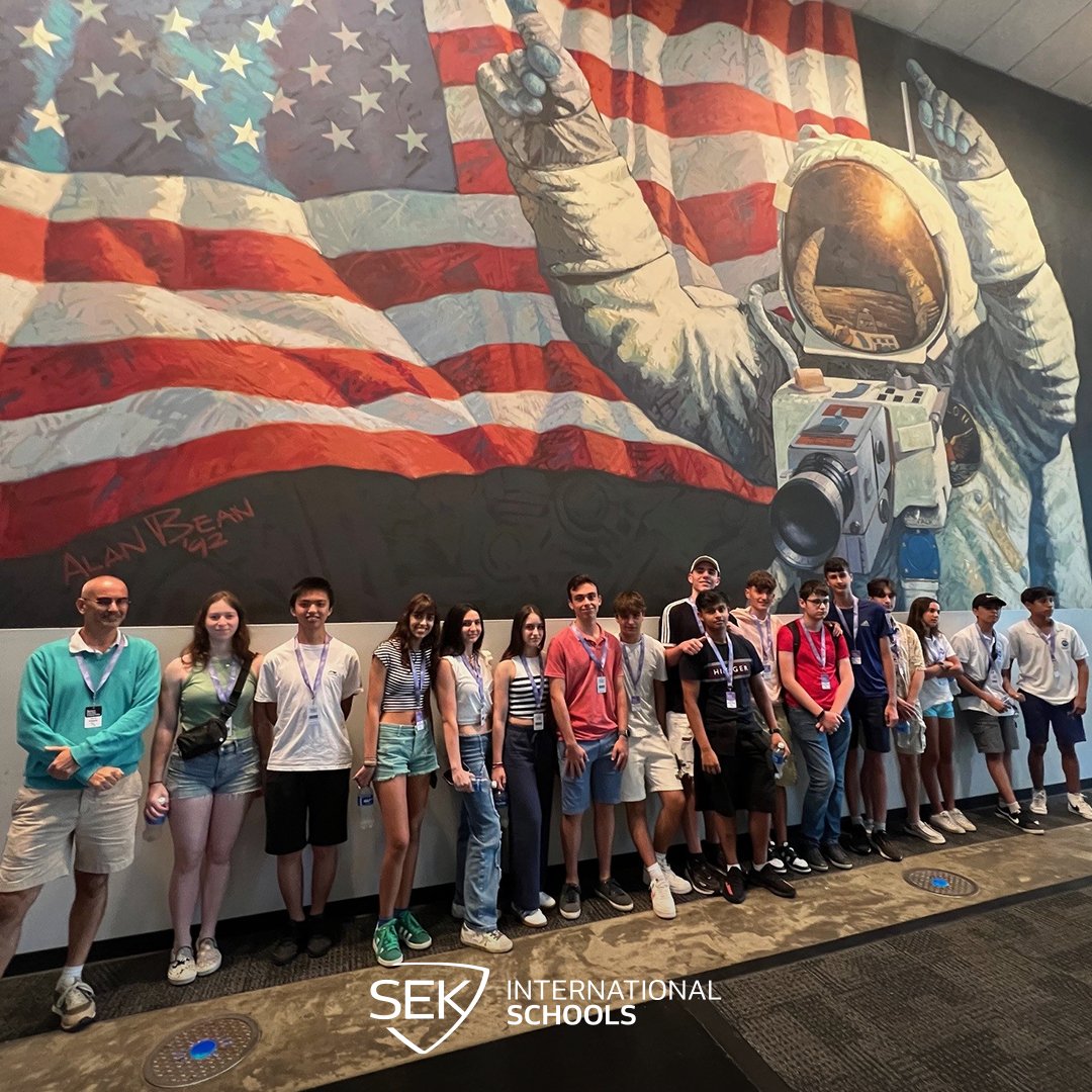 sekintschools's tweet photo. ¡#SEKInternationalSchools logra los 3 primeros puestos en el VII Stage Internacional en @SpaceCenterHou de la @NASA, compitiendo en 12 desafíos espaciales con escuelas de México y North Carolina  🚀👽¡Enhorabuena! 👏

https://t.co/2ZqCi69YTu https://t.co/9D4oVhgoFd