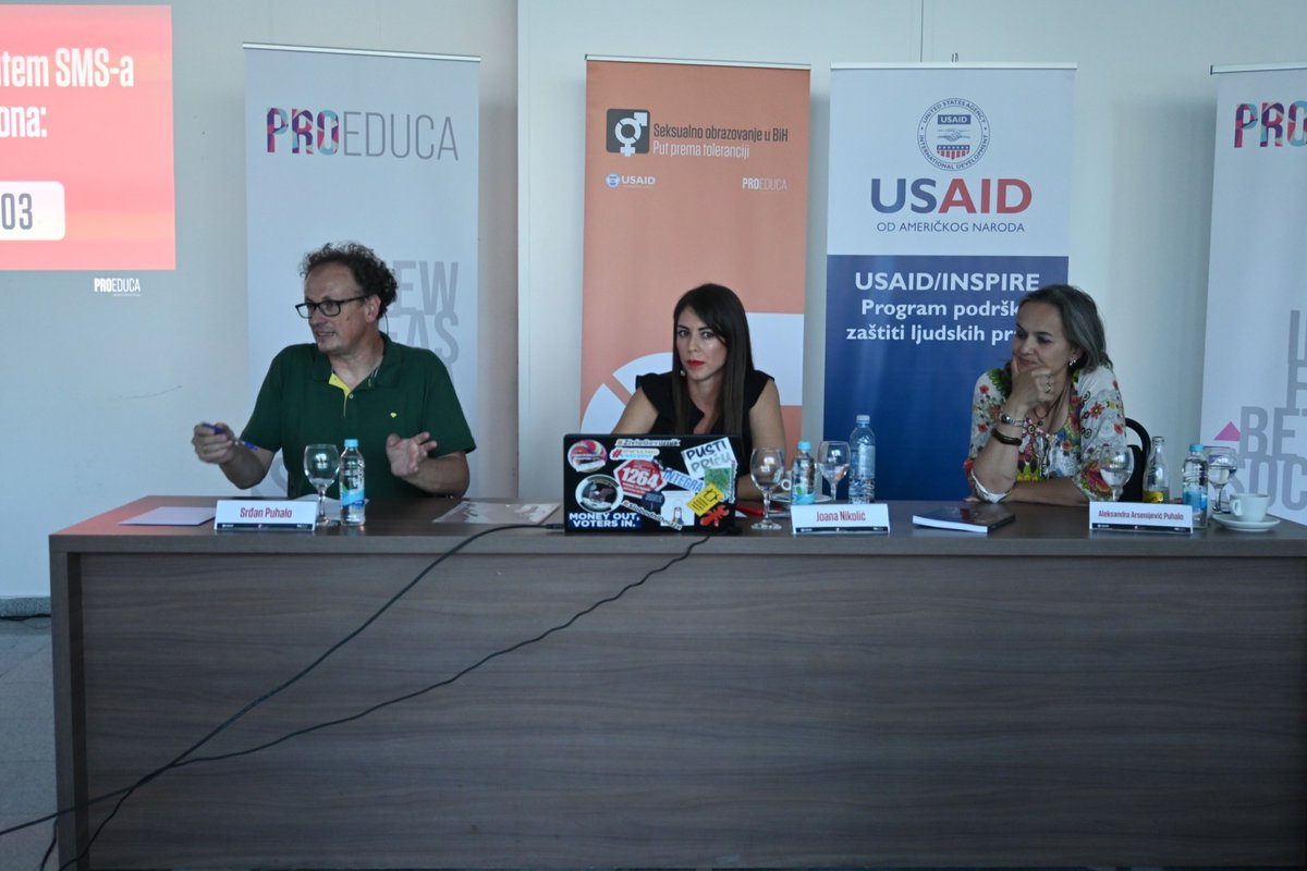 ProEducaBiH's tweet photo. U Bijeljini održana javna diskusija- “Sve što ste htjeli da znate o seksualnosti, a niste imali koga da pitate”.

Rezultati istraživanja su pokazali da je čak 15% mladih imalo iskustvo neželjenog seksualnog kontakta, što predstavlja zabrinjavajuće podatke.
https://t.co/ycT7dbceL7 https://t.co/wNgHSLphZM