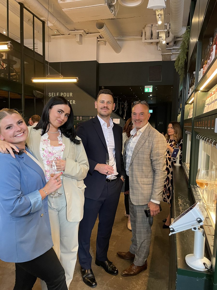 RCKpartners's tweet photo. Quarter one down! ✅ 🥂

Rounding up a busy few months with our team at Vagabond, Monument. Excited to see what the next quarter holds!

#RCKPartners #QuarterOne #CityofLondon https://t.co/uPm0pYSIIE