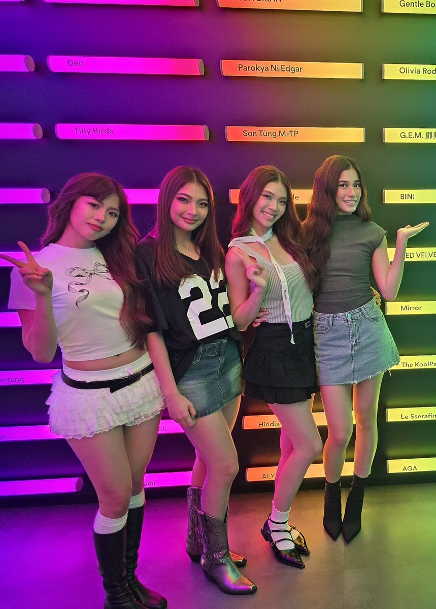 gudyves's tweet photo. kpop idols dancing to #bini ,

a thread,🧵 https://t.co/wq3yX2HeA0