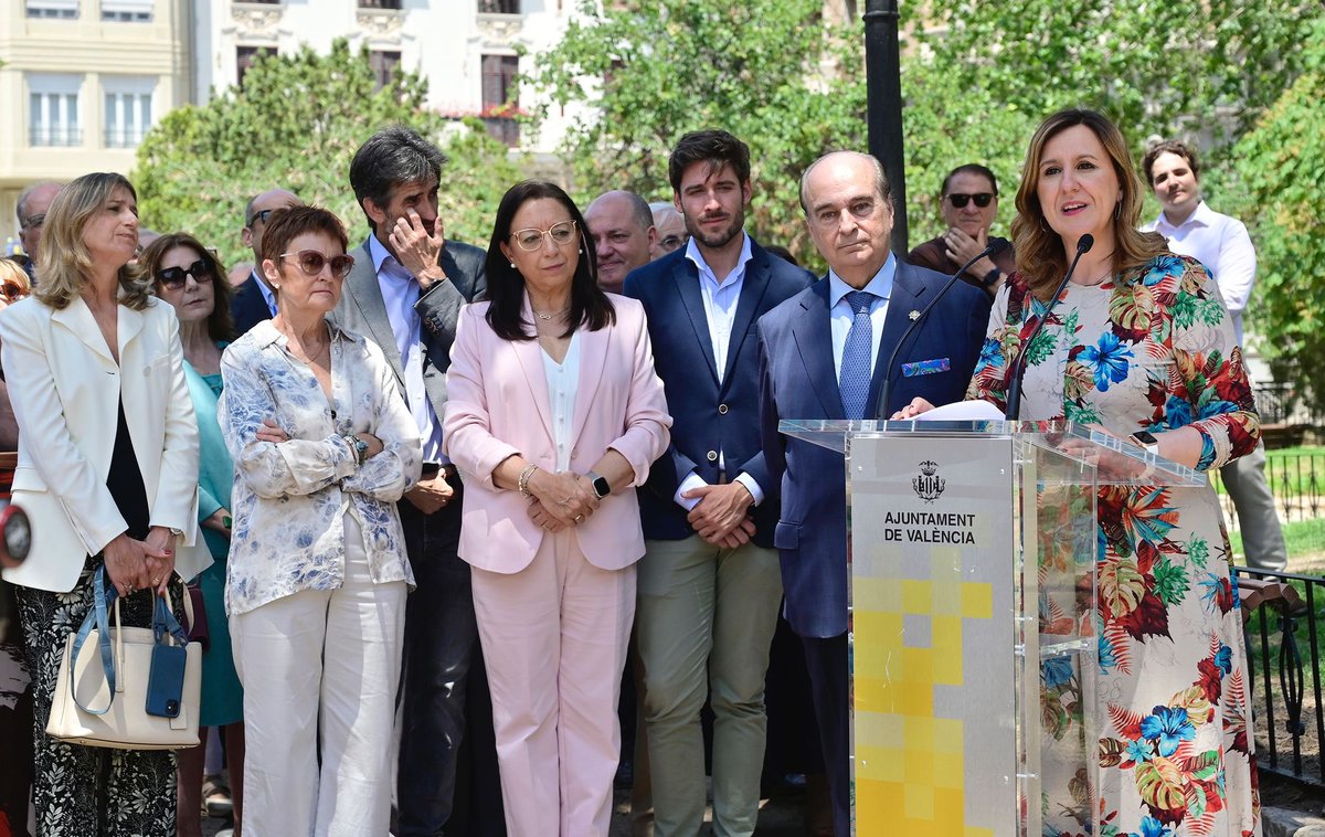 mjosecatala's tweet photo. Rendimos homenaje al ilustre médico valenciano Ramón Gómez Ferrer en el centenario de su muerte.

Recordamos su encomiable contribución en el campo de la pediatría y su vocación con los niños y con las familias más desfavorecidas de la ciudad, a las que dedicó toda su vida. https://t.co/UDnybWSbcw