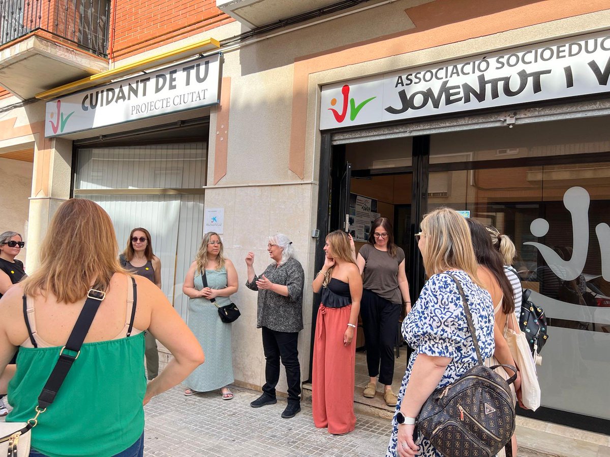 apicstgn's tweet photo. 📢1a Jornada de Treball en Equip de l'EAP Bonavista- La Canonja, una Jornada molt profitosa on es va treballar la cohesió  de l'Equip,el coneixement de l'entorn, amb un passeig sanitari comunitari. 
#EAPBonavistaLaCanonja #TreballEnEquip #Cohesió #Comunitat #Salut https://t.co/GLrabYDg4x