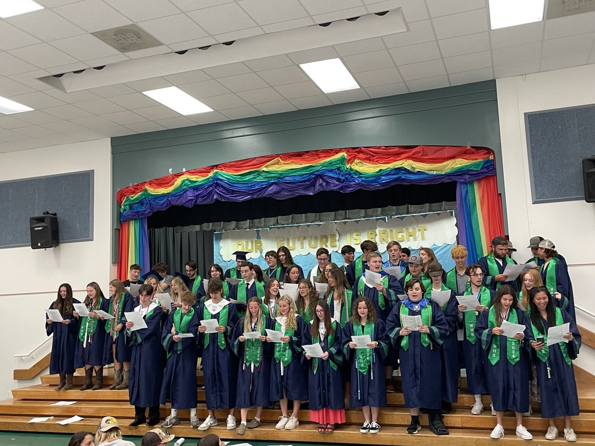 Lovettsville ES (@lovettsvillees) on Twitter photo Congratulations to our Woodgrove seniors! We are so proud of your accomplishments and amazed by all you’ve done since you’ve walked the halls at Lovettsville ES! <a href="/AshleyBarkley/">Ashley BarkleyLCPS</a> <a href="/LTextoris/">Linda Textoris</a> <a href="/LOVPTO/">LOV PTO</a> Congratulations to our Woodgrove seniors! We are so proud of your accomplishments and amazed by all you’ve done since you’ve walked the halls at Lovettsville ES! <a href="/AshleyBarkley/">Ashley BarkleyLCPS</a> <a href="/LTextoris/">Linda Textoris</a> <a href="/LOVPTO/">LOV PTO</a>