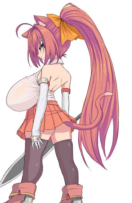 ふと背中空いてるほうがえっちだし良いなって 