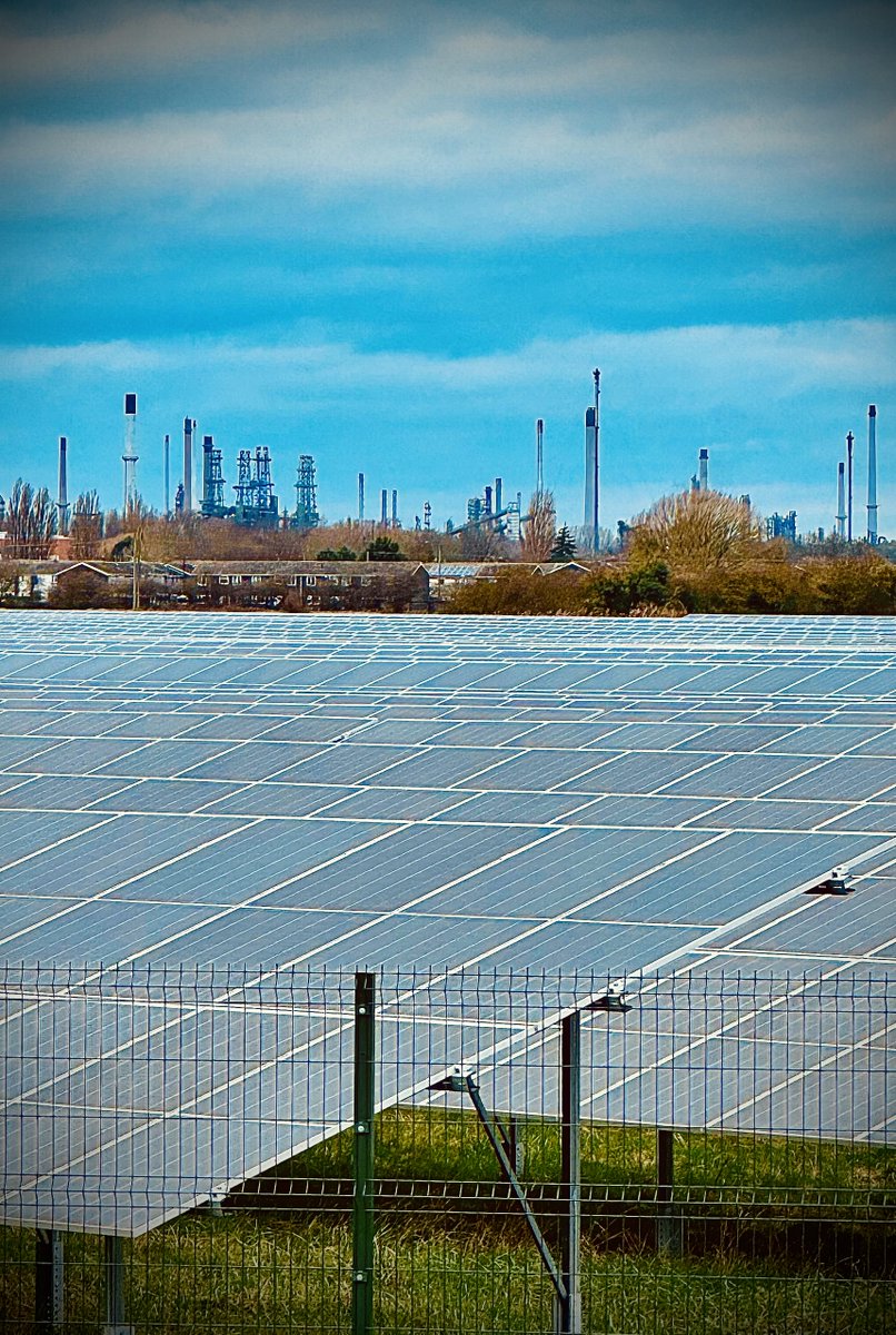 #SUDOXphoto2024 RUNNER-UP: ENVIRONMENTAL CATEGORY 🥈 

Oliver Connew, MSc in Sustainable Urban Development student

Title: Transition
Location: Hull (UK)

#sustainabledevelopment #urbanism #urbandevelopment #sustainability