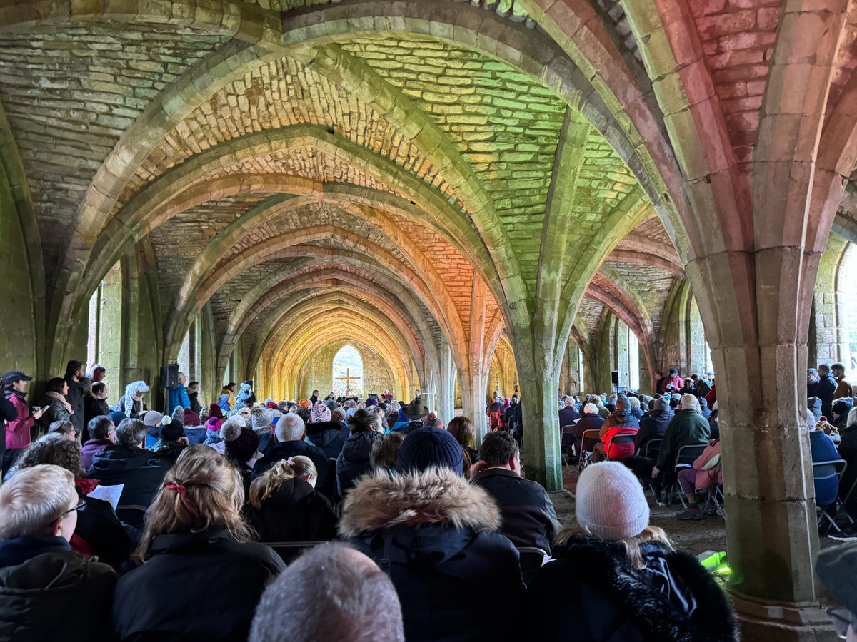 #SUDOXphoto2024 RUNNER-UP: SOCIAL CATEGORY 🥈 

Oliver Connew, MSc in Sustainable Urban Development student

Title: Enduring Together
Location: Fountains Abbey (Ripon, UK)

#sustainabledevelopment #urbanism #urbandevelopment #sustainability