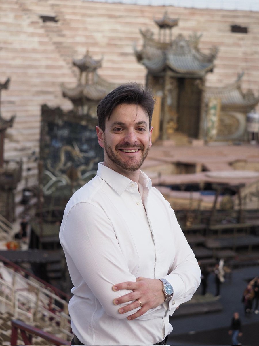 <a href="/michele_spotti/">Michele Spotti</a> ha debuttato all'<a href="/arenadiverona/">Arena di Verona</a> con la Turandot firmata da Franco Zeffirelli.

L'opera di Giacomo Puccini ha aperto l’Opera Festival nel centenario della scomparsa del compositore.

Ph. EnneVi Foto