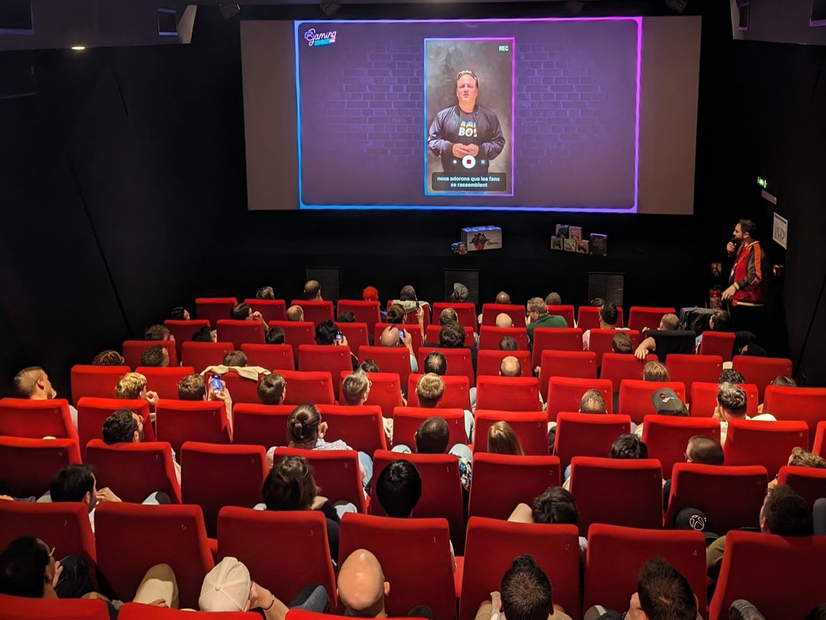 2BAD GAMES (@2badgames) on Twitter photo Hier, c'était la <a href="/GamingNightFr/">Gaming Night Live</a>, c'était vraiment cool de se retrouver entre passionnés et de suivre cette conférence #Xbox dans un cinéma. Bravo à toute l'équipe (<a href="/Fab_XS_/">Fab ✨</a>, <a href="/NicoPottier_/">Nicolas Pottier</a>, <a href="/BenFritsch_/">Benjamin Fritsch | Manettes & Marmites</a> et <a href="/x_emerys/">xEmerys</a>) pour l'organisation, merci pour votre accueil et votre soutien. Hier, c'était la <a href="/GamingNightFr/">Gaming Night Live</a>, c'était vraiment cool de se retrouver entre passionnés et de suivre cette conférence #Xbox dans un cinéma. Bravo à toute l'équipe (<a href="/Fab_XS_/">Fab ✨</a>, <a href="/NicoPottier_/">Nicolas Pottier</a>, <a href="/BenFritsch_/">Benjamin Fritsch | Manettes & Marmites</a> et <a href="/x_emerys/">xEmerys</a>) pour l'organisation, merci pour votre accueil et votre soutien.
