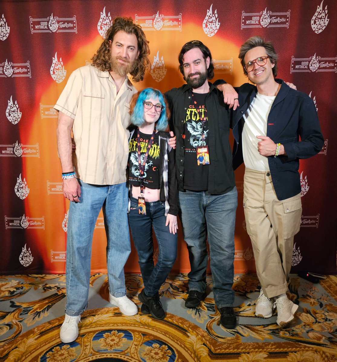 lilithevecospla's tweet photo. I got to meet my online dad's! And my bday twin!
I actually was able to talk kinda lol
Also @FlemilyEming was more stunning in person 😍
@Mythical @rhettmc @LinkNeal #merchacality #gmm #GMMTVOuting2024 ##goodmythicalmorning #rhettandlink https://t.co/dnfuvUeSno
