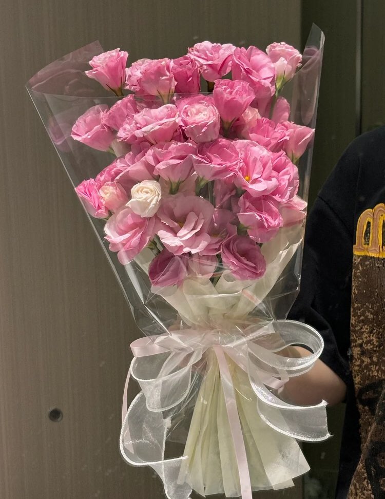 piinkibun's tweet photo. pretty bouquet https://t.co/KGijNBaBTN