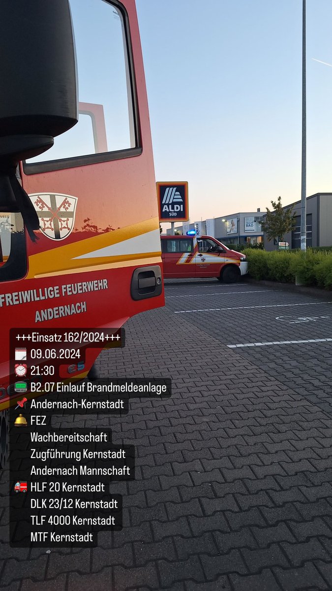 EinsatzeMyk's tweet photo. 🚨 Einsatz Nr. 162/2024 für die Städt. Freiwillige Feuerwehr Andernach
📆 09.06.2024 um 21:30 Uhr
🚨 B2.07 - Auslösung Brandmeldeanlage
🏠 Andernach
#feuerwehr #Andernach #Rhein #kruft #pellenz #Rettungsdienst #mayenkoblenz #landkreismayenkoblenz #rlp #rheinlandpfalz https://t.co/r1Zz4w01Lx