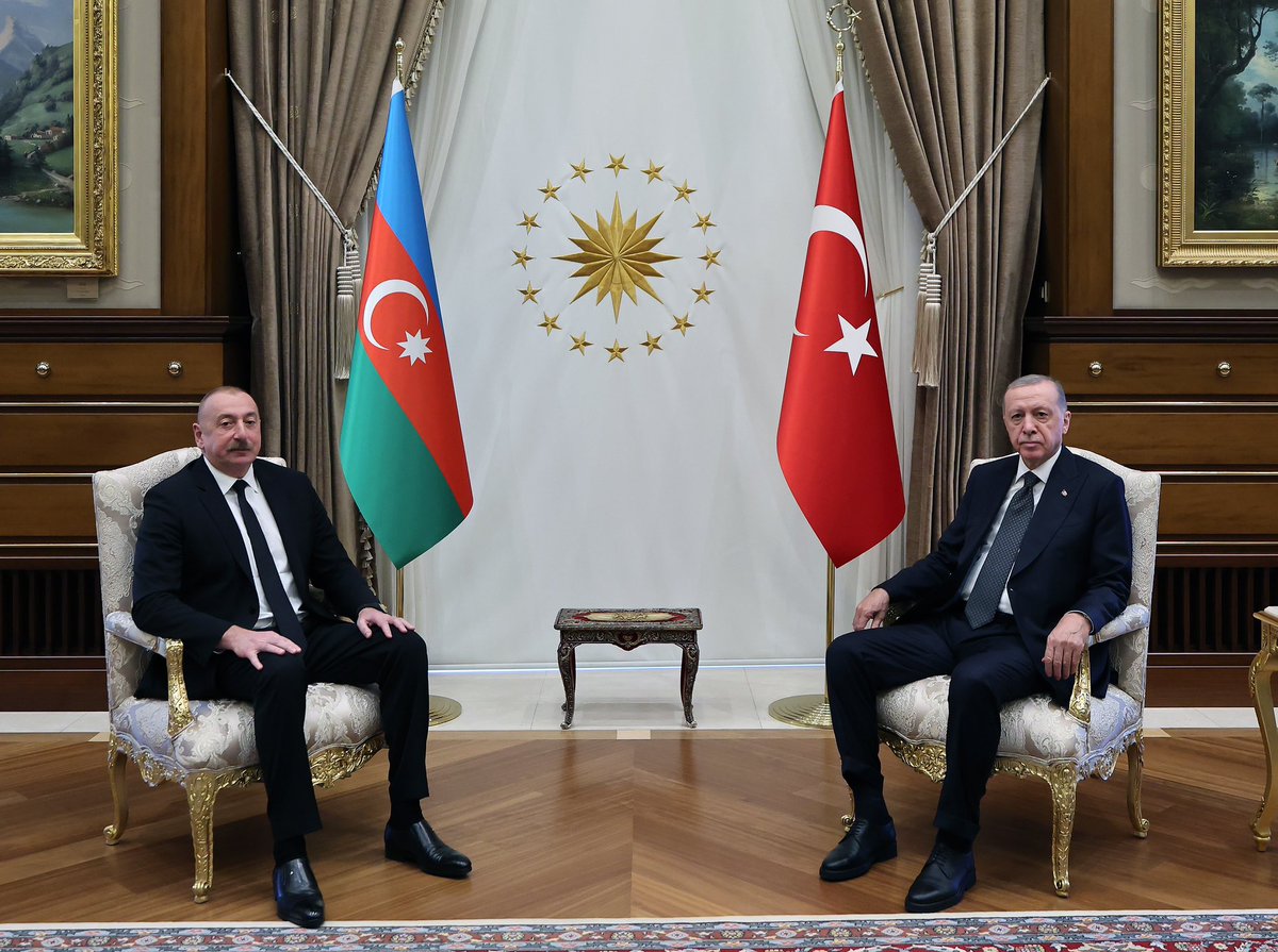 tcbestepe's tweet photo. Cumhurbaşkanımız Erdoğan, Azerbaycan Cumhurbaşkanı Aliyev ile görüştü https://t.co/6fzIE99rxy https://t.co/qKJGVLC0gA