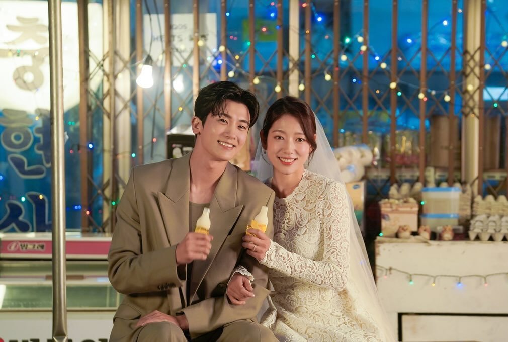 iconickdramas's tweet photo. doctor slump 🩺

casts: park shinhye, park hyungsik 

a healing romance medical drama about former academic rivals turned doctors who met again at the lowest point in their lives. https://t.co/ZroJcSxOXK
