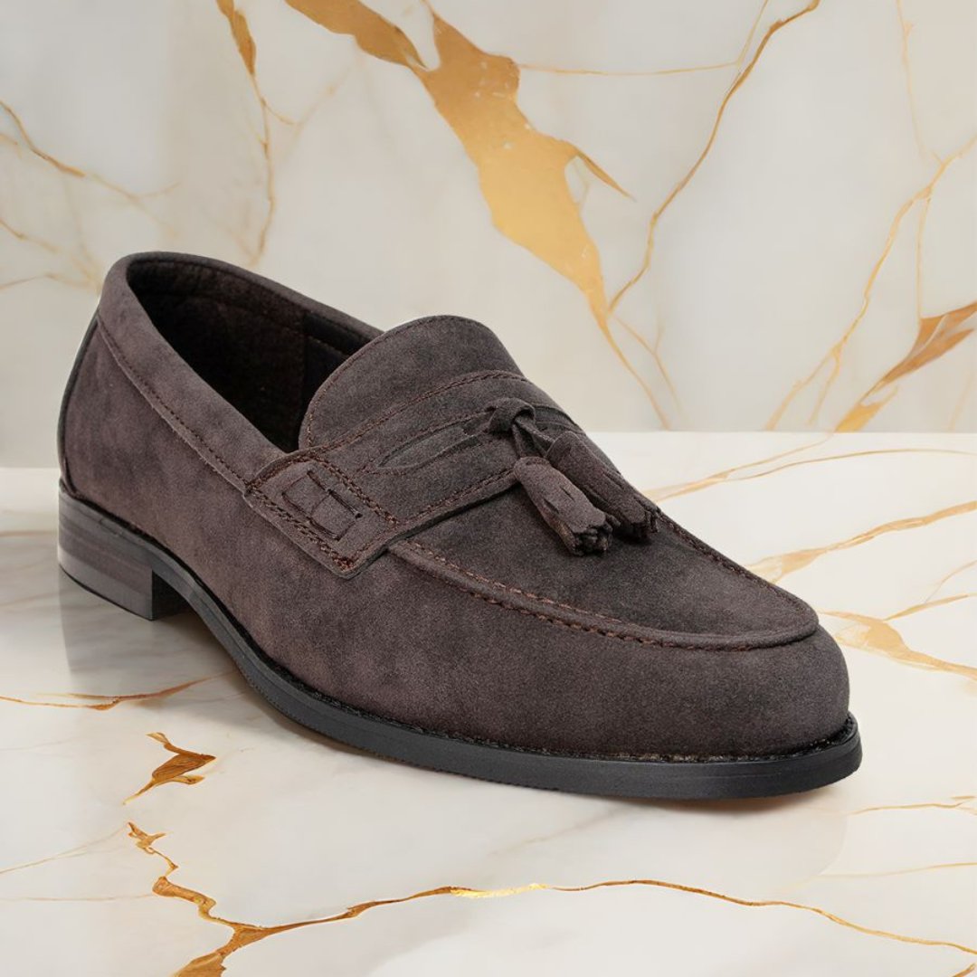 PCrouchAndCo's tweet photo. P Crouch & Co, the Epitome of Men's fashion, styled in London 🇬🇧👞

A Trusted name in formal footwear that bleeds timeless craftsmanship with unrivalled comfort. For decades, our customers have relied on us not just to follow trends, but to help you create your own⏳🪡

Join us as we step into the digital world, bringing you closer to the quality and style you've come to love.

Stay tuned as we continue to redefine men's fashion, one pair at a time.

Available in selected Retailors Now!🛒

#PCrouchAndCo #SouthAfricanStyle #MensFashion #Driver #Loafer #Footwear