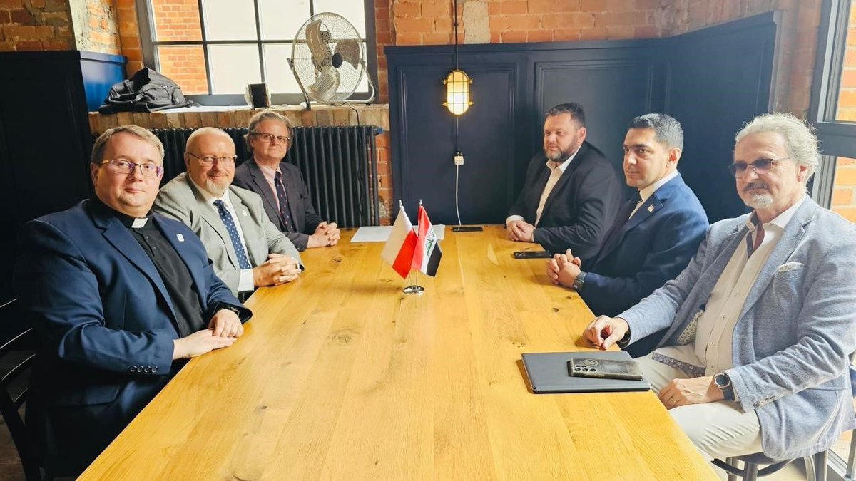 IraqinWarsaw's tweet photo. زيارة القائم بالاعمال المؤقت إلى مدينة غدانسك
https://t.co/av7uQYHiot https://t.co/5SqhJIWWgi
