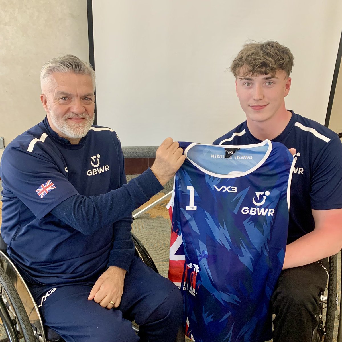 gbwrnews's tweet image. Congratulations Tyler‼️Head coach Paul Shaw presenting Tyler Walker with his GB shirt at the Canada Cup. Tyler has not been in the sport long, but he has made a huge impact. We look forward to watching Tyler progress. 

#NewCap #firstcap #CanadaCup  #WheelchairRugby #GBWR