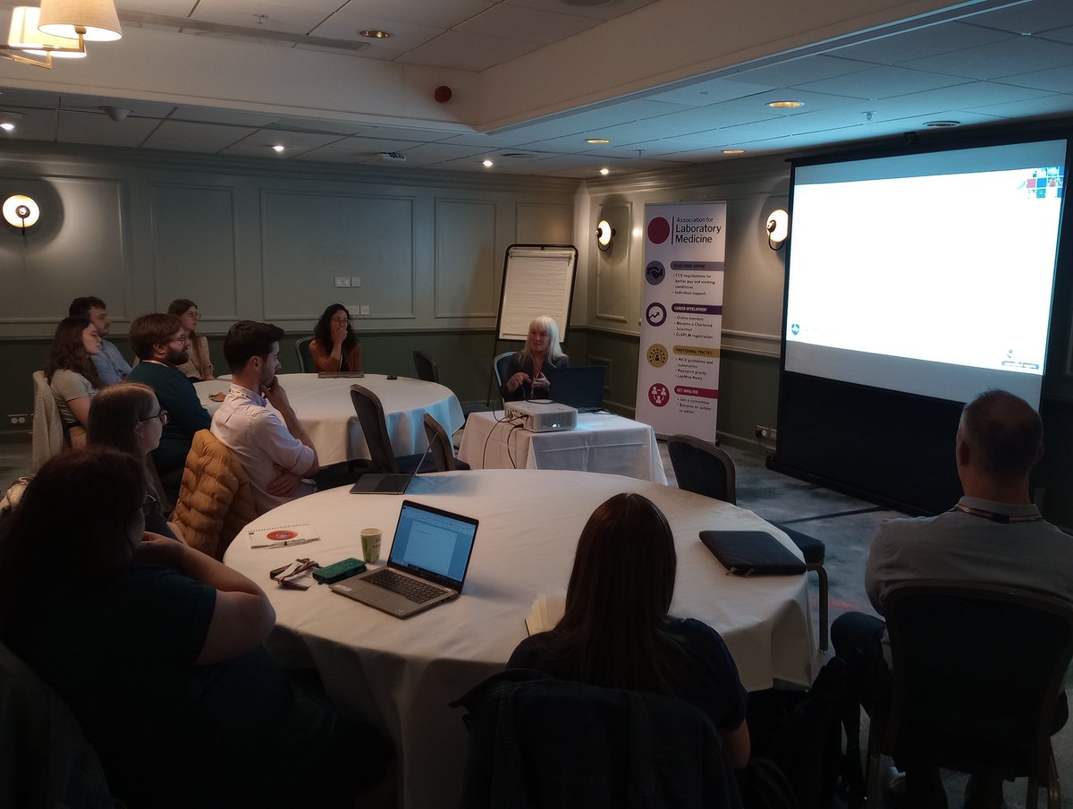 NaomiG_micro's tweet image. How to put your AHCS portfolio together #reflectioniskey with Lynne Smith at UKMEDLAB24 Microbiology training day