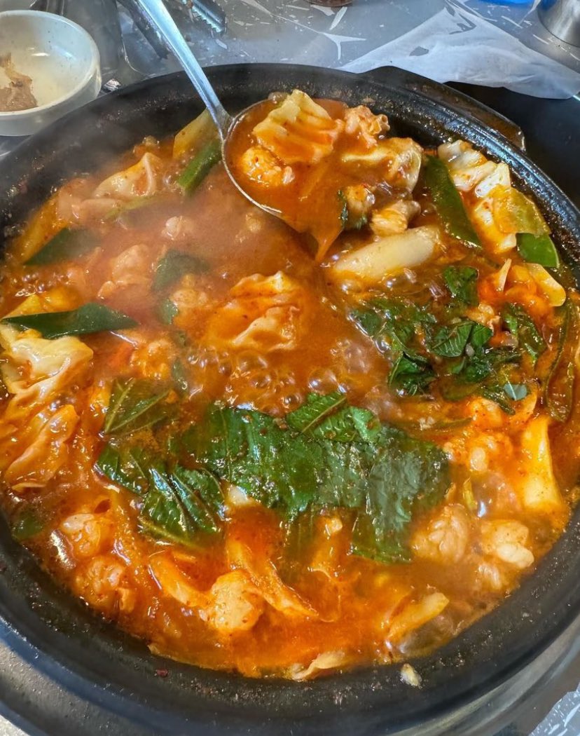 After some chitchat and coffee, we enjoyed a deliciously spicy soup today! It was the perfect way to cap off a great time together. 🍲🥄