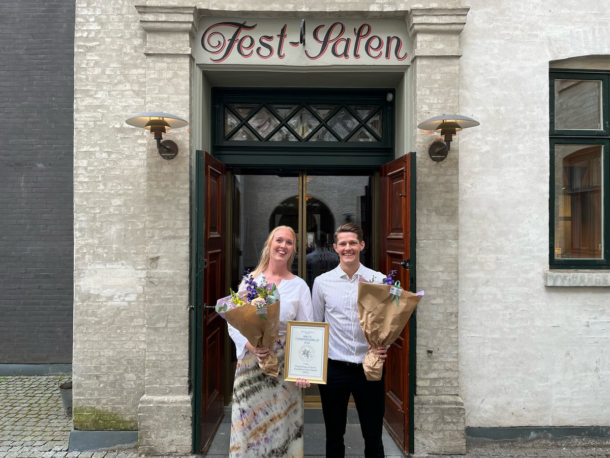 Det Unge Akademi (@detungeakademi) on Twitter photo We are excited to announce the winners of the award for the Research Environment of the Year 2024.
Psychology of Sport, Excellence and Health, PSYCH, <a href="/SyddanskUni/">Syddansk Universitet</a> demonstrates outstanding dedication and innovation in fostering an excellent research environment. We are excited to announce the winners of the award for the Research Environment of the Year 2024.
Psychology of Sport, Excellence and Health, PSYCH, <a href="/SyddanskUni/">Syddansk Universitet</a> demonstrates outstanding dedication and innovation in fostering an excellent research environment.