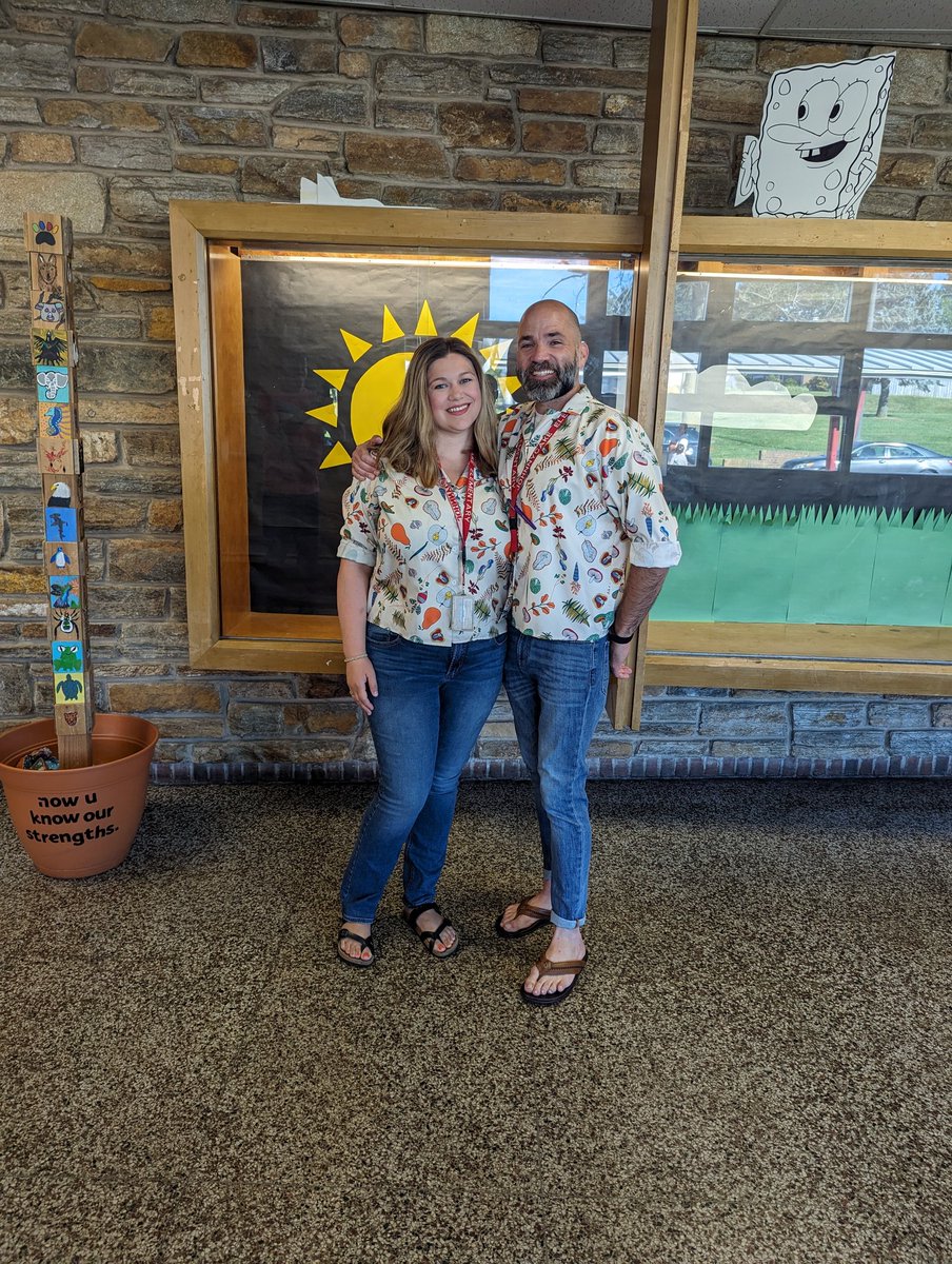 There's nobody else I would twin day with than my teacher bestie <a href="/MrMyerTeaches/">Mr. Myer</a> 
#lastweekofschool #spiritweek