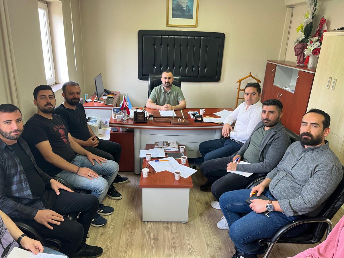 YedisuMEM's tweet photo. İlçemizde 2023-2024 Eğitim Öğretim yıl sonu Müdürler Kurulu toplantısı gerçekleştirildi. Toplantımız Türkiye Yüzyılı Maarif Modeli tanıtımı yapılarak başlamış, tüm yılın değerlendirmesi yapılmıştır. 
@YedisuKaymakam @bingolmem @YedisuYBO @YedisuC @yedisuilkokulu @Yedisuhem https://t.co/5cjibyOikF