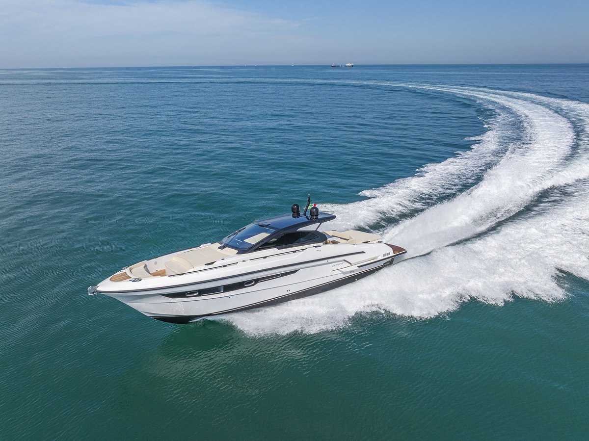 RIOYACHTS's tweet photo. NEW RY Le Mans 50: spacious and innovative.
The spacious cockpit has a generous stern sundeck under which there is a garage for a tender, the spacious stern platform has the possibility of having a tender lift and both to the right and left you can open up two sea terraces. https://t.co/S91GamcWwL