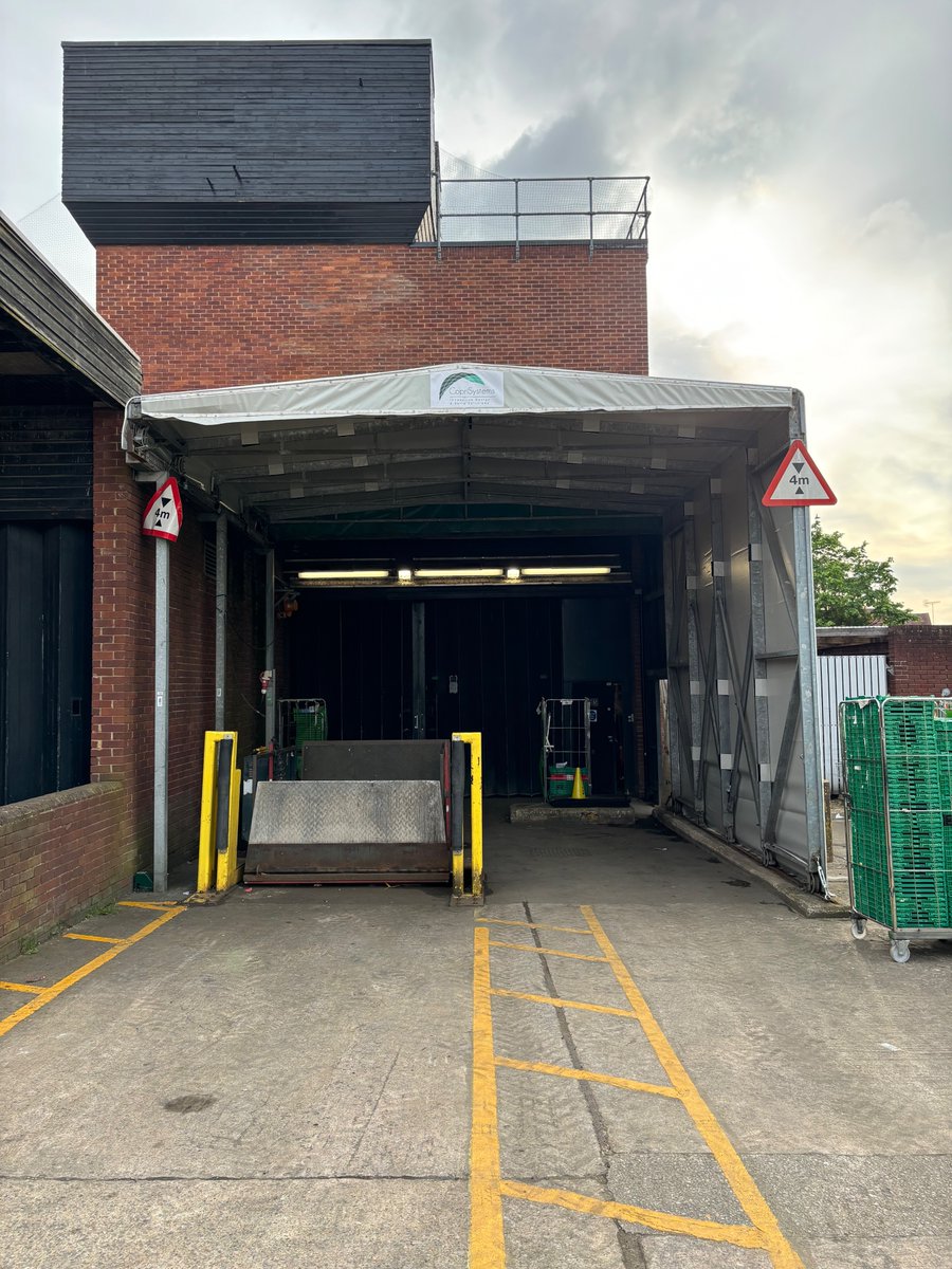CopriSystems's tweet image. After 25yrs, this retractable canopy at Waitrose, has had a new cover installed &amp;amp; a few minor repairs made to the frame after damage was caused by a 40t lorry.  It&apos;s in great shape again now to facilitate efficient operations for another 25yrs 
#warehousing #logistics #loadingbay