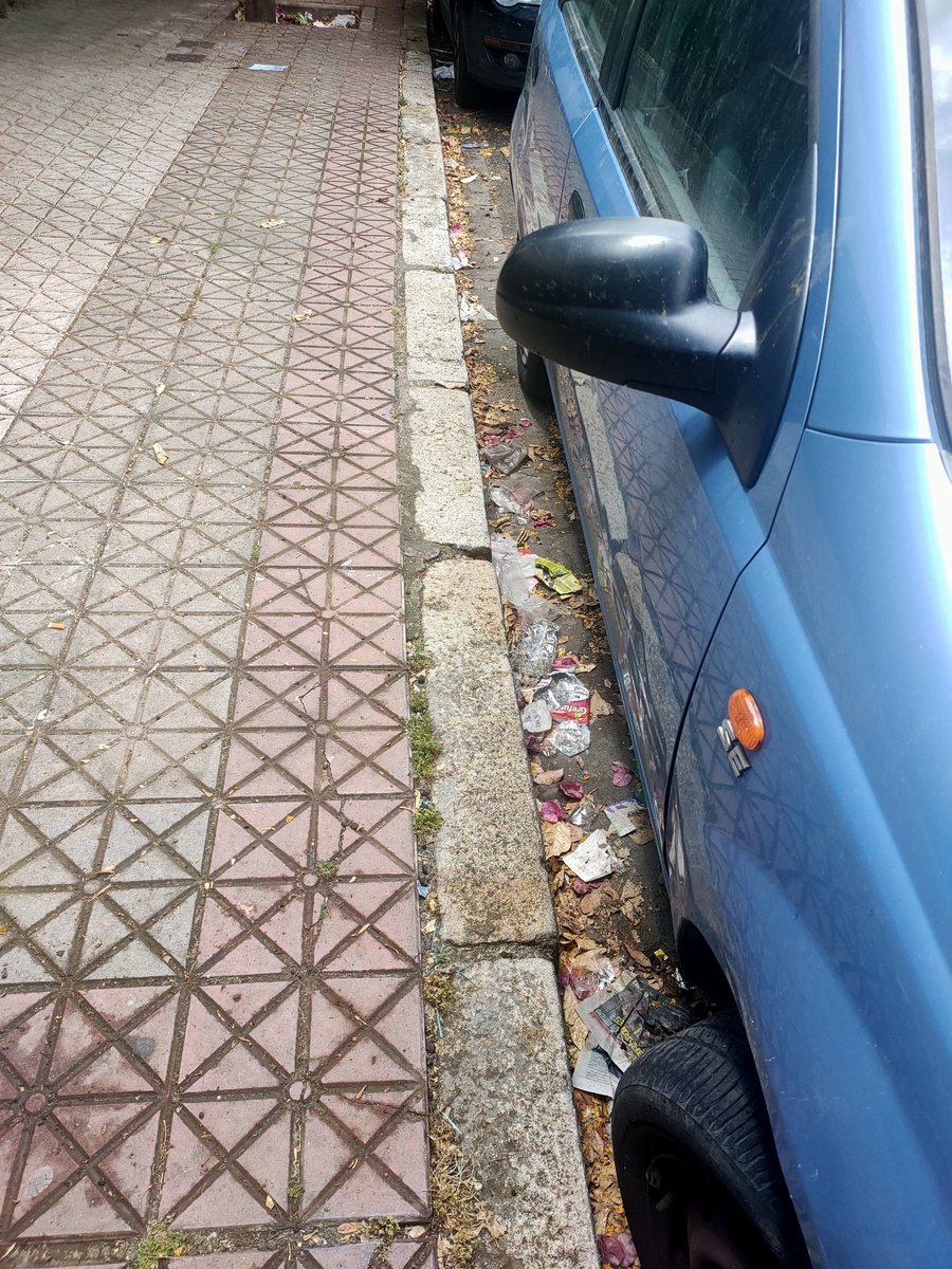 Japygur's tweet photo. Calle Torcuato Luca de Tena #Sevilla
#EsQueEsPorDondeVayas

@LipasamSevilla @Ayto_Sevilla @abcdesevilla @diariosevilla @jlsanzalcalde @elCorreoWeb https://t.co/tg2w3eNLMW
