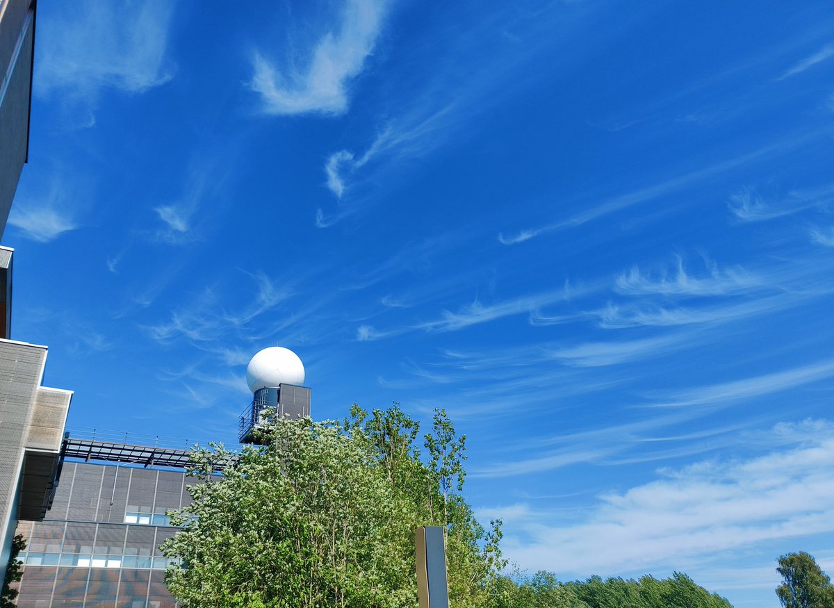 Nice Cirrus uncinus clouds today, as seen from Kumpula campus, Helsinki. Kumpula C-band dual-polarization weather radar also in the picture. #clouds #meteorology