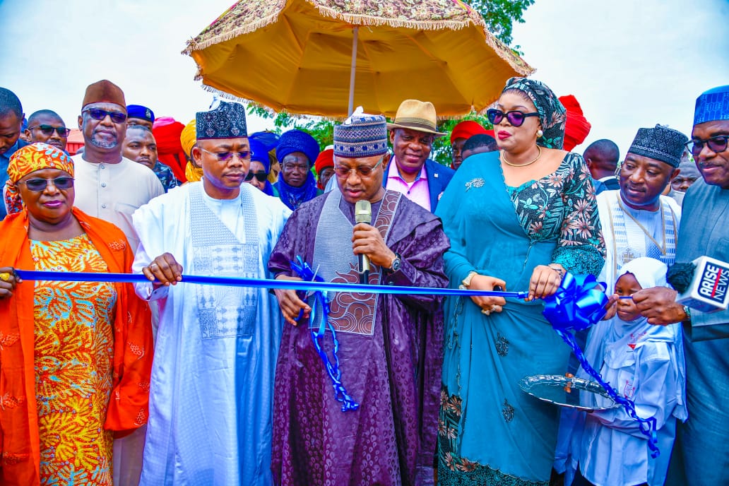 ododomediacentr's tweet photo. TAKEAWAYS FROM GOVERNOR ODODO’S VISIT TO KADUNA 

In a historic visit to Kaduna State, Governor Ahmed Usman Ododo joined Governor Uba Sani of Kaduna state to celebrate the first anniversary of the administration of the Kaduna state Governor. 
@OfficialOAU @zozaismail @lasheck https://t.co/U1ruNkegQg