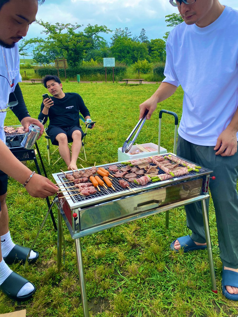 arkcrew777's tweet photo. BBQ開催！

前日まで雨予報でしたが、天気にも恵まれ気持ちよくお酒が飲めましたΣ੧(❛□❛✿)

大人数で食べて飲んでワイワイするのはやっぱり楽しくていいですねー

またみんなで飲みましょう( ^ ^ )/■ https://t.co/aID6lEetfz