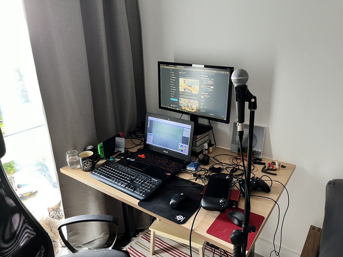 taloketo's tweet image. A chaotic #IndieDevWorkspaceChallenge