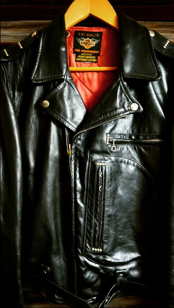 YosukeFunabashi's tweet photo. Vintage 1956 Cyclechamp!
#vintageleatherjacket
#harleydavidson
#cyclechamp https://t.co/vWIOgyBph5