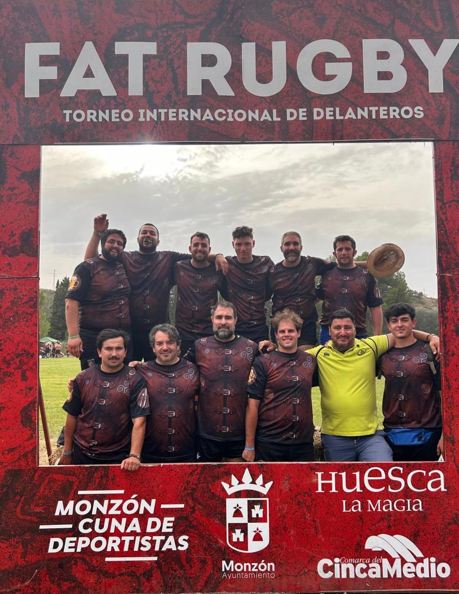 High_Sport_'s tweet photo. Estuvimos en @fat_rugby con este modelo de #GordosdelPardo que nos quedo bastante chula 🐻

#CamisetasRugby #rugby @SevenRugby https://t.co/7OGKZO5oHm