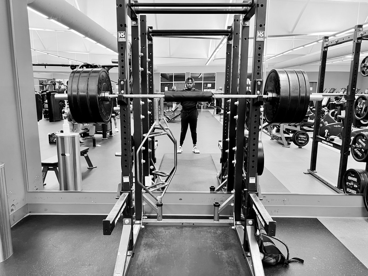 Cmoney365247's tweet photo. NEW PR π
I want 400lbs by end of summer!
#RealLifeGains ππ½ββοΈ https://t.co/9KWTHrT6o2